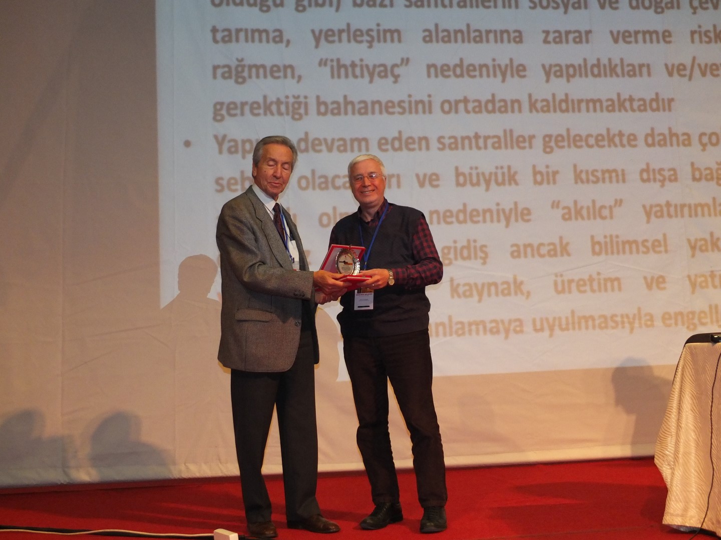 Alçı panelinden çok seviyeli tavan: inkar edilemez avantajları 18