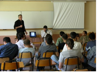 Lesbian jinsiy aloqa Yubkadagi qizni sikishdi