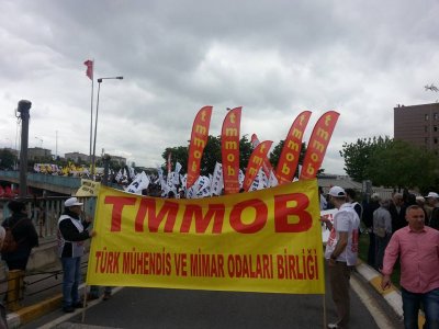 1 MAYIS ON BİNLERLE KUTLANDI
