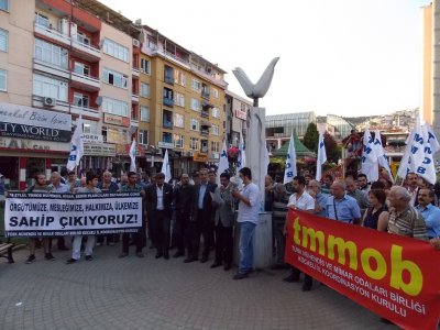 19 EYLÜL TMMOB MÜHENDİS, MİMAR VE ŞEHİR PLANCILARI DAYANIŞMA GÜNÜNDE BASIN AÇIKLAMASI DÜZENLENDİ