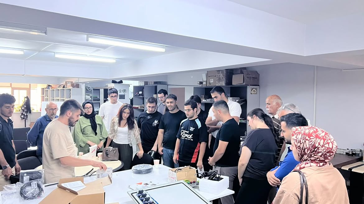 TEORİDEN İŞ HAYATINA ELEKTRİK MÜHENDİSLİĞİNDE PRATİK VE SAHA UYGULAMALARI - 7 ETKİNLİĞİ GERÇEKLEŞTİRİLDİ.