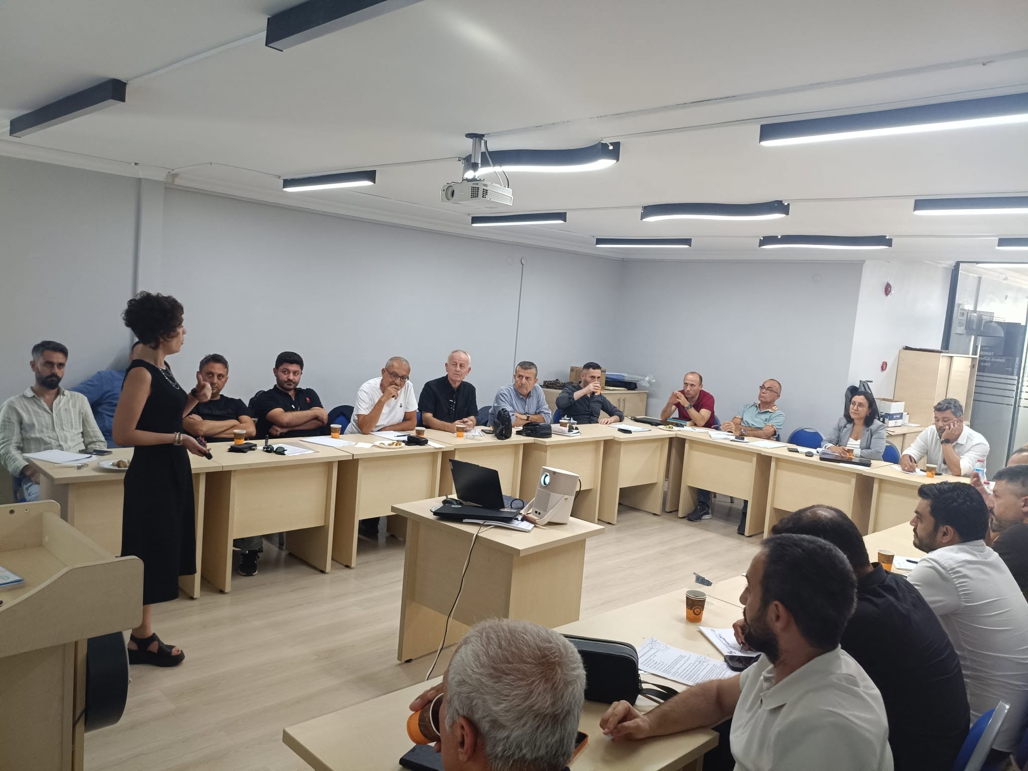 ŞUBE KOORDİNASYON TOPLANTIMIZDA “TOPLUMSAL CİNSİYET EŞİTLİĞİNİ” KONUŞTUK