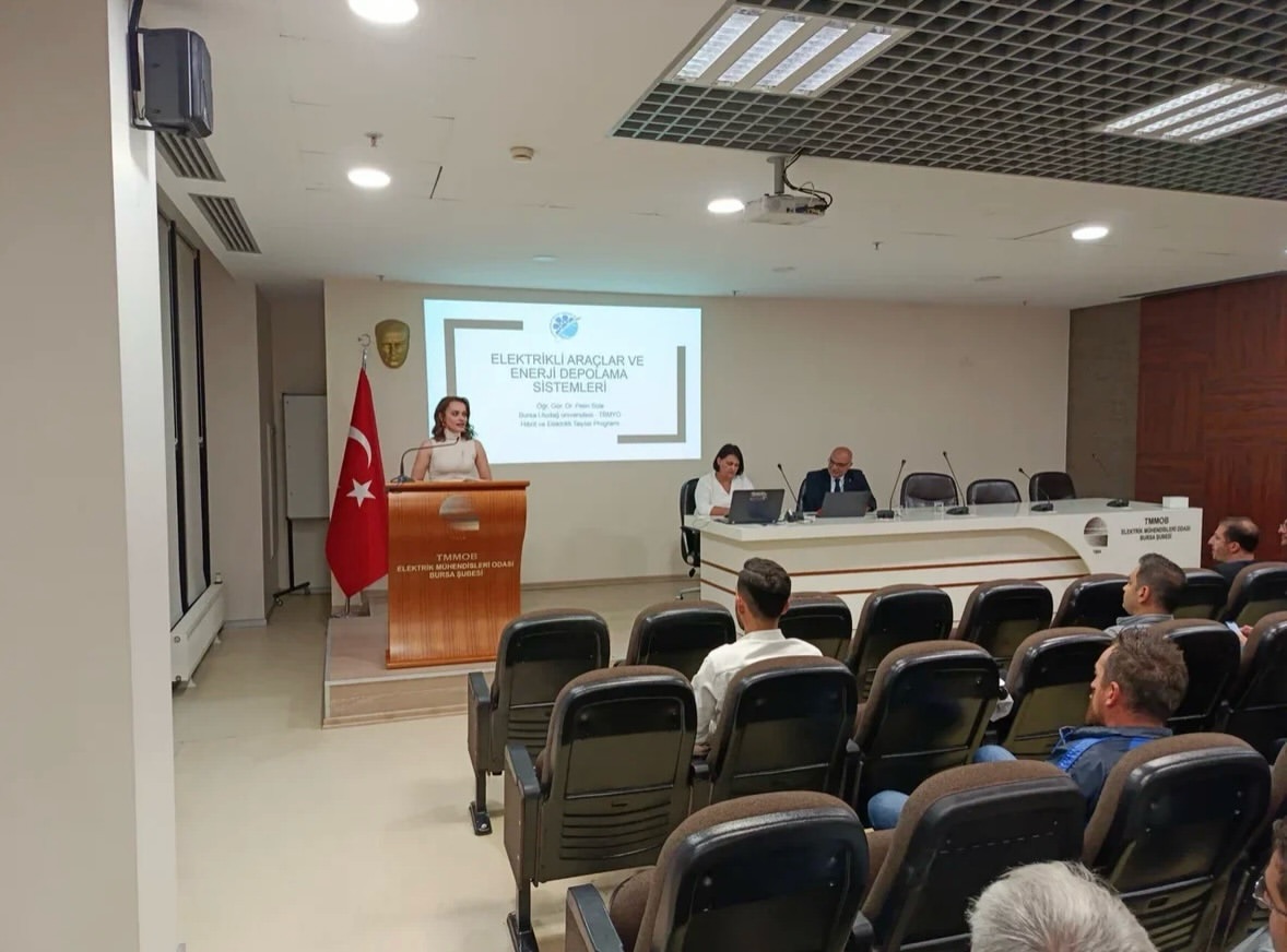 `ELEKTRİKLİ ARAÇLAR VE DEPOLAMA SİSTEMLERİ ` TEKNİK SEMİNERİ DÜZENLENDİ