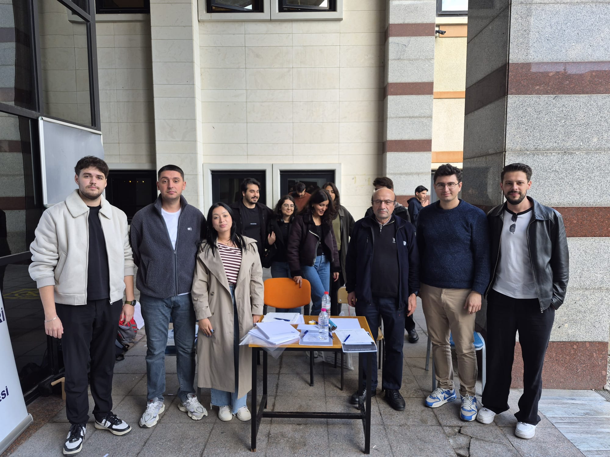 KOCAELİ ÜNİVERSİTESİ MÜHENDİSLİK FAKÜLTESİNDE EMO-GENÇ STANDI AÇILDI