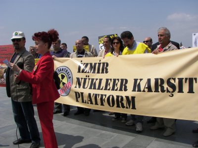 İZMİR NÜKLEER KARŞITI PLATFORMDAN ÇERNOBİL FELAKETİ YILDÖNÜMÜNDE BASIN AÇIKLAMASI