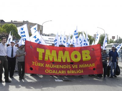 SİVAS KATLİAMININ 15. YILDÖNÜMÜNDE PROTESTO MİTİNGİ DÜZENLENDİ