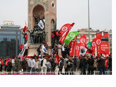 ON BİNLER 1 MAYISI KUTLADI