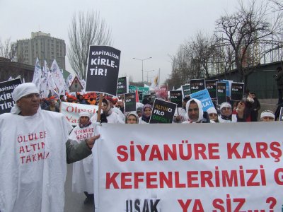 EKMEK, BARIŞ, ÖZGÜRLÜK İÇİN DEMOKRASİ VE HAKLAR MİTİNGİNE ON BİNLER KATILDI