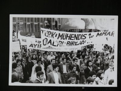 1 MAYISTA ŞEHREKÜSTÜ MEYDANINDAYIZ
