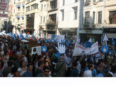 İNTERNETE ÖZGÜRLÜK