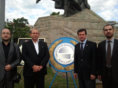 ULU ÖNDER MUSTAFA KEMAL ATATÜRK`Ü SAYGIYLA ANIYORUZ
