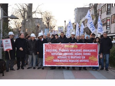 TMMOB YASA TASARISINA KARŞI MEŞALELİ YÜRÜYÜŞ DÜZENLENDİ