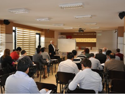 ŞUBEMİZDE ELEKTRİK İÇ TESİSLERİ PROJE HAZIRLAMA EĞİTİM SEMİNERİ DÜZENLENDİ