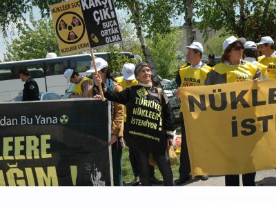 ÇERNOBİL`İN 27. YIL DÖNÜMÜNDE NÜKLEER PROTESTO...