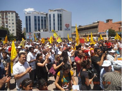 DİYARBAKIR’DA GREV YÜRÜYÜŞÜ..