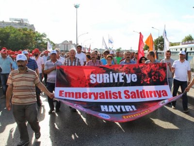 ANKARA EMEK VE DEMOKRASİ GÜÇLERİNDEN SAVAŞA KARIŞ İNSAN ZİNCİRİ VE MİTİNG