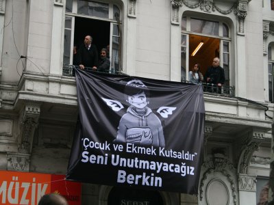 BERKİN ELVANI YÜZBİNLERLE BİRLİKTE SONSUZLUĞA UĞURLADIK