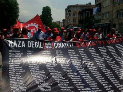`TAŞERONA HAYIR` MİTİNGİ DÜZENLEDİ.