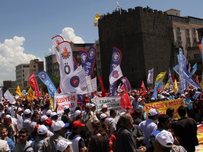 1 MAYIS İŞÇİ BAYRAMI DİYARBAKIR`DA KUTLANDI.