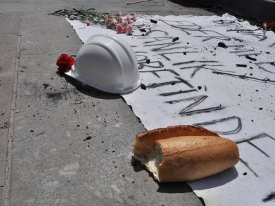 GÜVENPARKTA SOMA MADEN OCAĞI KATLİAMINI PROTESTO ETMEK İÇİN OTURMA EYLEMİ
