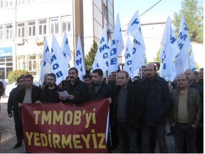 TMMOB DİYARBAKIR İKK`DAN AKP HÜKÜMETİNİN YENİ TORBA YASA TASARISINA PROTESTO..