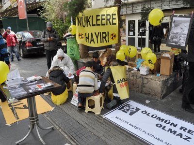 NÜKLEER KARŞITI PLATFORM (NKP) ANKARA YEREL BİLEŞENLERİ KONUR SOKAK ETKİNLİĞİ DÜZENLEDİ