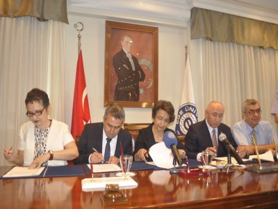 EGE ÜNİVERSİTESİ  VE ELEKTRİK MÜHENDİSLERİ ODASI ARASINDA TEKNOLOJİK VE BİLİMSEL İŞBİRLİĞİNİN ADIMLARI ATILDI
