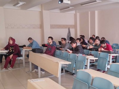 GAZİ ÜNİVERSİTESİ MÜHENİSLİK FAKÜLTESİ ELEKTRİK ELEKTRONİK MÜHENDİSLİĞİ BÖLÜMÜNDE BPS 2016 SUNUMU YAPILDI