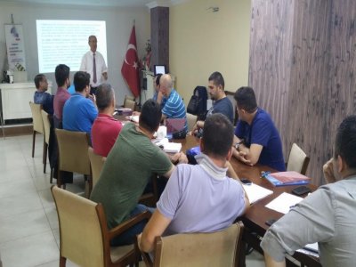 ELEKTRİK TESİSLERİNDE TOPRAKLAMALAR EĞİTİMİ EMO DÜZCE TEMSİLCİLİĞİNDE GERÇEKLEŞTİRİLDİ.