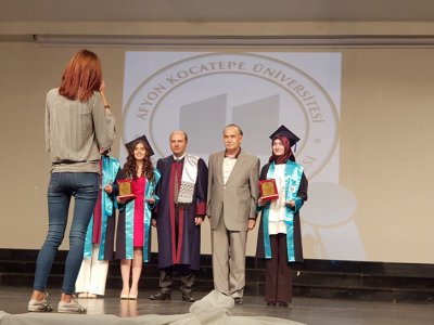 KOCATEPE ÜNİVERSİTESİ MÜHENDİSLİK FAKÜLTESİNDE MEZUNİYET TÖRENİ DÜZENLENDİ