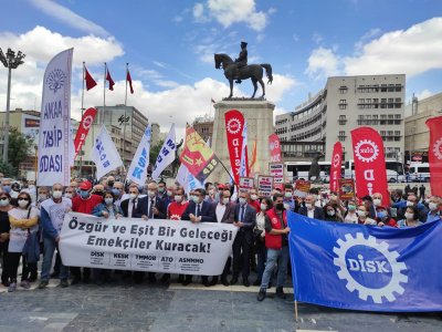 15-16 HAZİRAN  İŞÇİ DİRENİŞİNİN YILDÖNÜMÜNDE ULUS HEYKEL ÖNÜNDE BASIN AÇIKLAMASI DÜZENLENDİ
