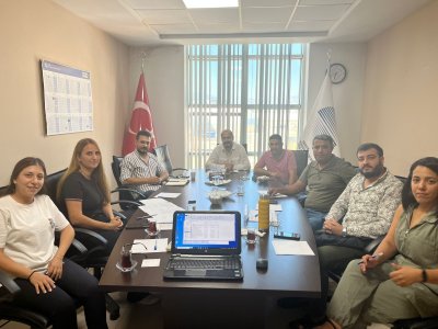13.DÖNEM ŞUBE YÖNETİM KURULU ÜYELERİ VE ŞUBE PERSONELLERİ TOPLANTI YAPARAK ÇALIŞMA SİSTEMİ VE GÖREV TANIMLARI ÜZERİNE KONUŞTU.