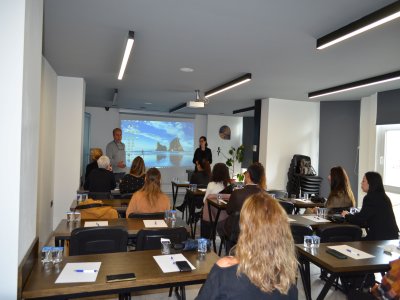 KADINLARIN İŞ VE SOSYAL GÜVENLİK HUKUKU KAPSAMINDA HAKLARI VE KADINA YÖNELİK ŞİDDETLE MÜCADELEDE HUKUKİ KORUNMA YOLLARI SEMİNERİ YAPILDI