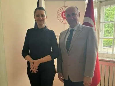 ŞUBE YÖNETİM KURULU BAŞKANIMIZ AHMET ŞAKAR, T.C. PRAG BÜYÜKELÇİLİĞİ TİCARET MÜŞAVİRİ BERAT DEMİRCİ CÖRÜT İLE TOPLANTI GERÇEKLEŞTİRDİ
