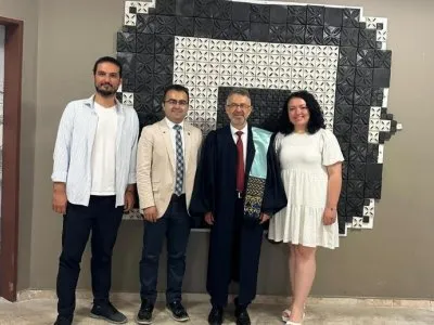 DUMLUPINAR ÜNİVERSİTESİ`NDE ROZET TAKMA TÖRENİ GERÇEKLEŞTİRİLDİ