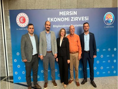 MERSİN VALİMİZ SN. ALİ HAMZA PEHLİVANIN KOORDİNATÖRLÜĞÜNDE DÜZENLENEN MERSİN EKONOMİ ZİRVESİNE EMO MERSİN ŞUBE BAŞKANIMIZ PROF. DR. ALKAN ALKAYA KATILIM SAĞLADI.