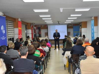 İKK KADIN KOMİSYONU BEDEN DİLİ OKUR YAZARLIĞI EĞİTİMİNDE DOÇ.DR.MURAT KAPLAN`I KONUK ETTİ