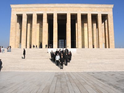 EMO-GENÇ ANKARA ANITKABİRİ ZİYARET ETTİ