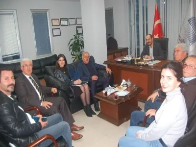 MERSİN SANAYİSİNİN ÖNDE GELEN İŞ İNSANLARINDAN, ARBEL FABRİKASI SAHİBİ SN. MAHMUT ARSLAN ŞUBE YÖNETİM KURULUMUZU ZİYARET ETTİ. KENDİSİNE NAZİK ZİYARETİ İÇİN TEŞEKKÜR EDERİZ.