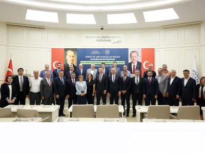 ŞUBE BAŞKANIMIZ ENERJİ KOORDİNASYON TOPLANTISINA KATILDI.

ENERJİ VE TABİİ KAYNAKLAR BAKANI SAYIN ALPARSLAN BAYRAKTARIN KATILIMIYLA GERÇEKLEŞTİRİLEN SİVİL TOPLUM KURULUŞLARI ENERJİ KOORDİNASYON TOPLANTISINA ŞUBE BASKANIMIZ İSLİM ARIKAN KATILDI.